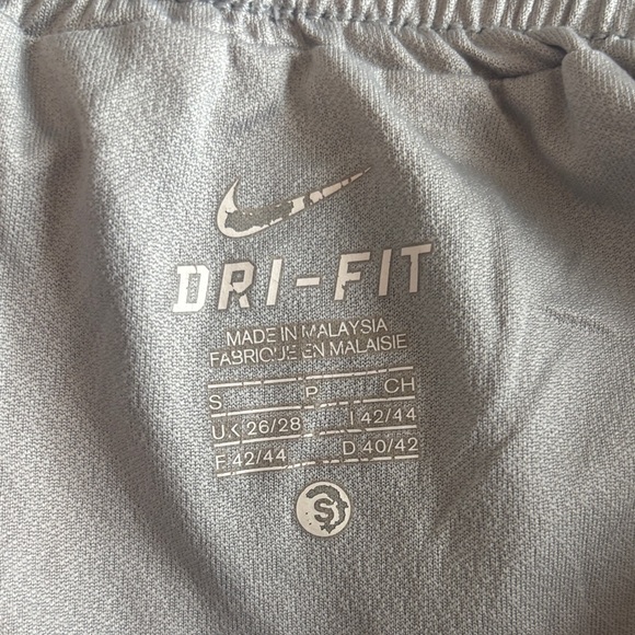 Nike Men’s Black and Neon Green Athletic Shorts - Picture 2 of 2